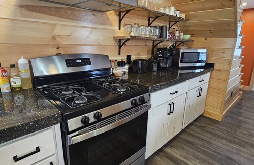 Greenville House | Great North Getaway- Sleeps 10- Direct ATV Access