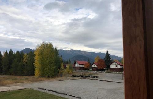 West Glacier Cabin | Great Northern Resort (Lodge)