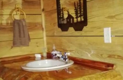 Newnata Cabin | Great Oaks Cabins, Cabin 1