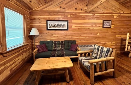 Fifty-Six Cabin | Great Oaks Cabins, Cabin 3