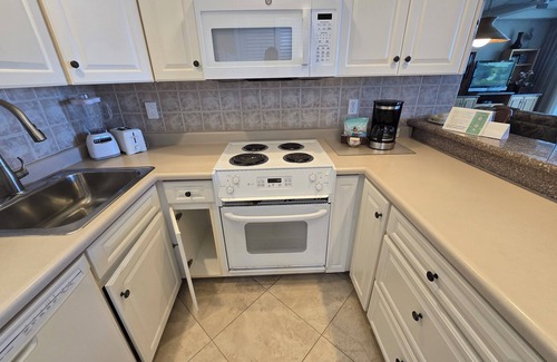 Kaanapali Condo | Great Ocean View #357 1-bedroom 2-bath at The Whaler SPECIAL PRICING BOOK NOW!
