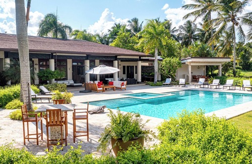 Las Palmas Villa | Great outdoor spaces make this a unique vacation spot