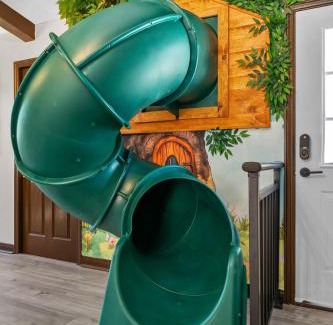 Southwest Anaheim House | Great Outdoors: Arcade, Golf, Theater, Sauna @more