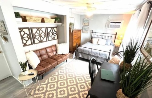 Little Salisbury Apartment | Great place for a couple!