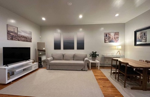 East New York Apartment | Great Place in the Heart of New York. Walking distance to A & C Subway Stations