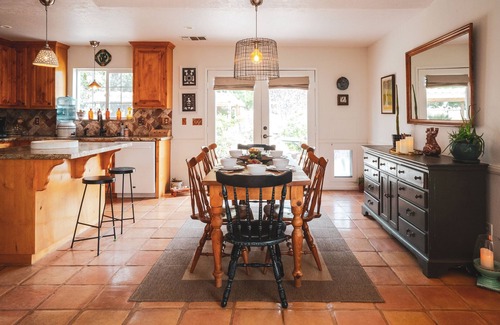 Yucca Valley House | Great place to relax after a day exploring Joshua Tree Park. Large kitchen.