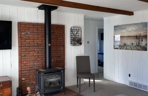 Mara Vista House | Great Pond House - 1 minute walk to private beach
