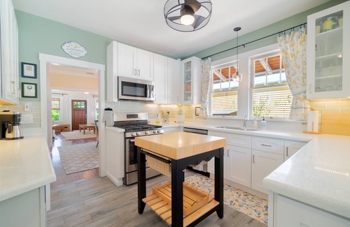 Grandview Heights House | Great Pool House/Walk to Convention Center and Downtown