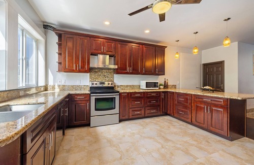 Waimanalo House | Great Price! 2600sf 5 bedroom 3 bath Gated New House Steps from Waimanalo Beach