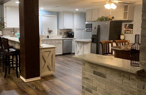 Bryan House | Great Private Country Home! Contactless check-in & out!