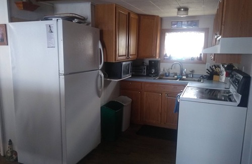 Frontenac Cottage | Great quiet cottage, river/channel/ship views, large Deck and Dock. No FEES!