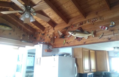 Frontenac Cottage | Great quiet cottage, river/channel/ship views, large Deck and Dock. No FEES!
