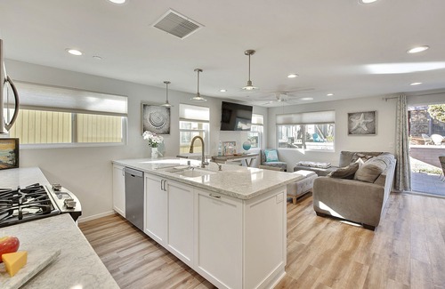 South Mission Beach House | Great Rates at Sun Drenched Coastal Modern Couple's Retreat Steps from the Sand!
