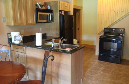 Sherrills Ford Apartment | Great Rates! Lakefront! Family-Freindly. Great Quiet Swimming Cove.