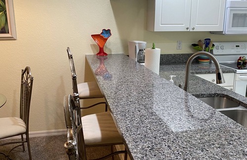 Bonita Shores Condo | GREAT RATES! MINUTES TO BEACH!