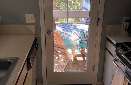 Seabrook Island Condo | Great Rates! Screen Porch! Pool Just Steps Away!