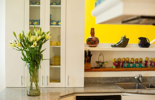 South Shore Hotel Area Villa | Great RATES with full STAFF! September special for Pay for 5, get n7 nights