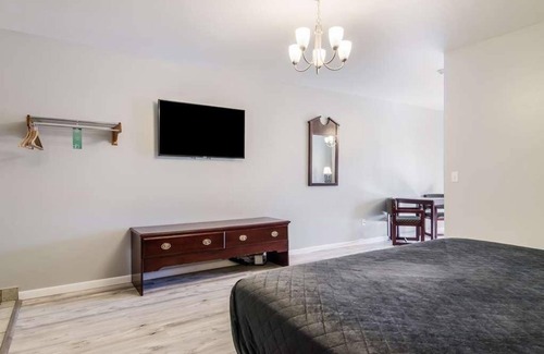 Aberdeen Hotel | Great Relaxing Overnight Stay in GuestHouse Montesano! Free Onsite Parking