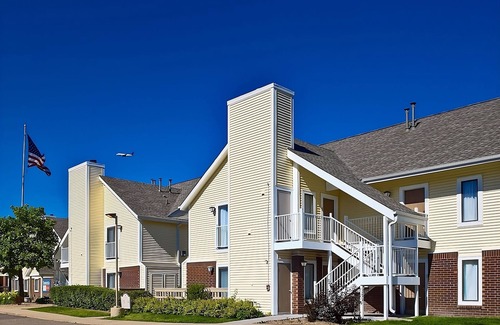 Westlake House | Great Relaxing Overnight Stay! Kitchen, Free Parking, Outdoor Swimming Pool