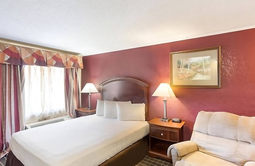 Summit Hotel | Great Relaxing Overnight Stay at Knights Inn Ashland! Pet-friendly, Pool!