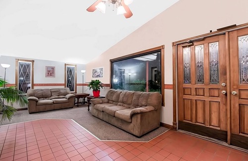 Summit Hotel | Great Relaxing Overnight Stay at Knights Inn Ashland! Pet-friendly, Pool!