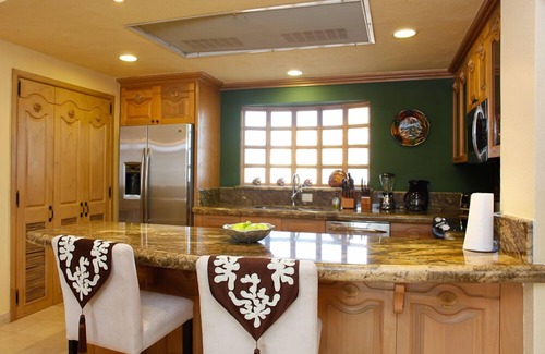 Los Cabos Condo | GREAT REVIEWS! AWARDED TOP CABO RENTAL! Upgraded, High Floor, View, 2Bdrm, 3Bath