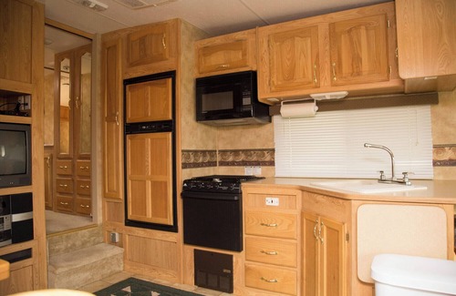 Buffalo City House | Great RIver Road 5th Wheel RV with campsite and full hookup on Mississippi backwaters