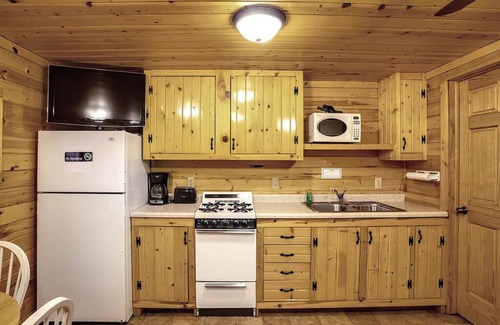 Buffalo City Cabin | Great River Road Cabin on the Mississippi Backwaters Buck Cabin