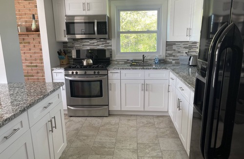 Long Branch House | Great room near pier village