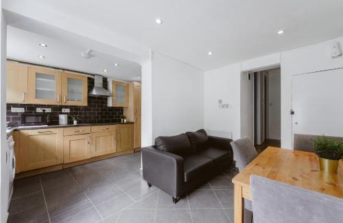 Tower Hamlets House | Great Rooms in Stepney Green Station - 12