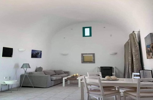 Imerovigli Villa | Great Santorini Villa | Villa Ammos | Air Conditioning | 2 Bedrooms | Thira