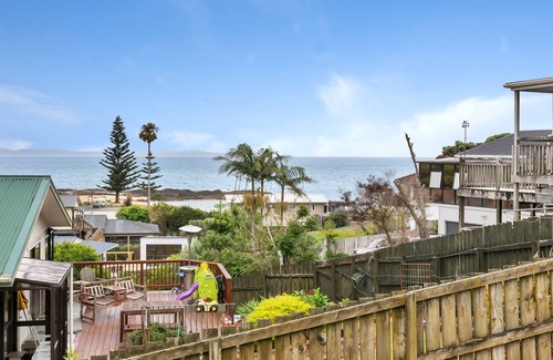 Cable Bay House | Great Seaviews - Cable Bay Holiday Home