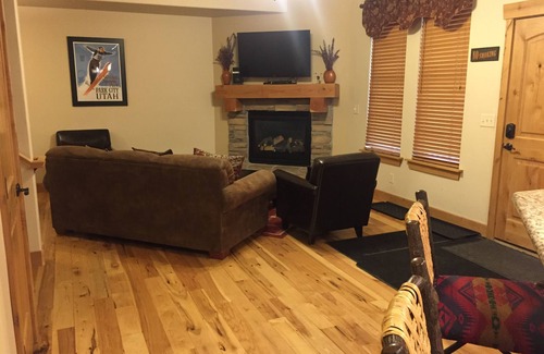 North Park City Condo | Great Ski Condo. 1 block from Park City Mountain Resort base