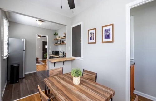 Speedway House | Great Speedway location with huge garage. 1-2 blocks from Lot 2 entrance to IMS