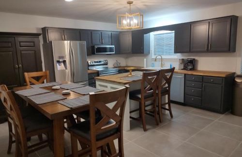 Ringgold House | Great spot at I-75 and Battlefield Pkwy