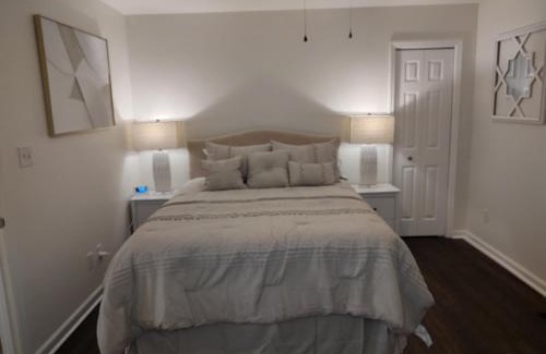 Ringgold House | Great spot at I-75 and Battlefield Pkwy
