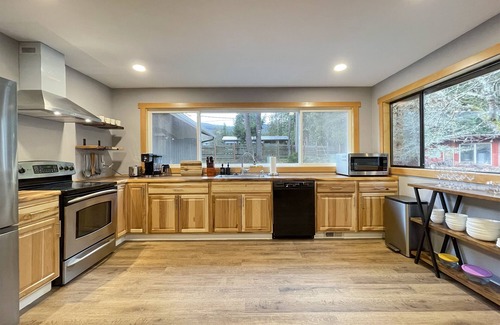 Port Angeles House | Great Spot For Family & Friends
