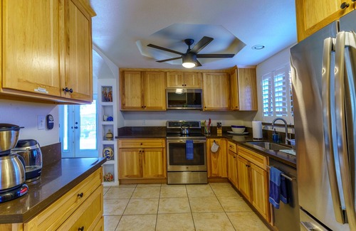 Twentynine Palms House | Great stargazing ~ EV Charging Station ~ Pets Welcomed