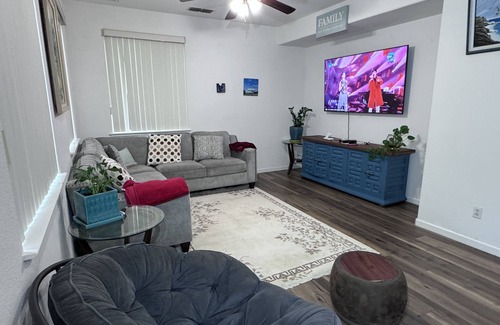 Natomas Creek House | Great stay at North Natmas!