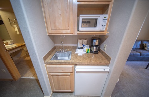 Mountain House Condo | Great Studio condo! Walk to river run!