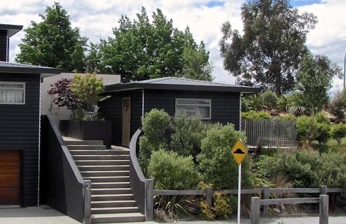 Arthur's Point Apartment | Great studio for a couple near Coronet Ski Field