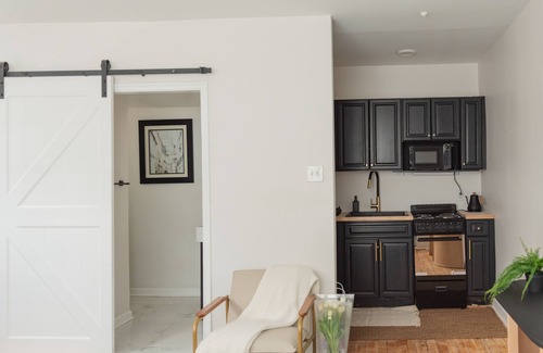 Point Breeze Apartment | Great Stuido Apartment