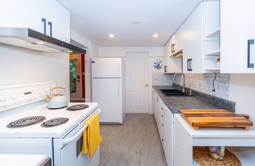 Greater Napanee Cottage | Great Sunset Waterfront Cottage.