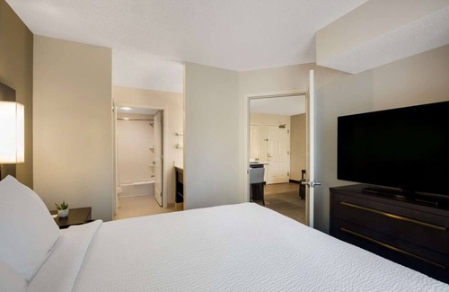 Mount Tabor Hotel | Great Swamp National Wildlife Refuge! Full Kitchen, Free Breakfast, Indoor Pool!