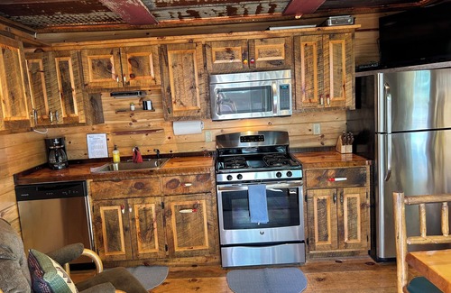 Hayward Cabin | Great vacation getaway on premier lake!