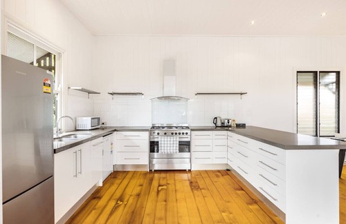 East Brisbane House | Great Value 3Beds Cozy Home Near CBD/Stadium/Bus