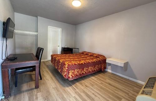 Sacramento Hotel | Great Value Inn & Suites
