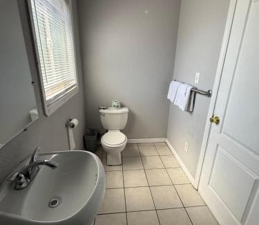Sacramento Hotel | Great Value Inn & Suites
