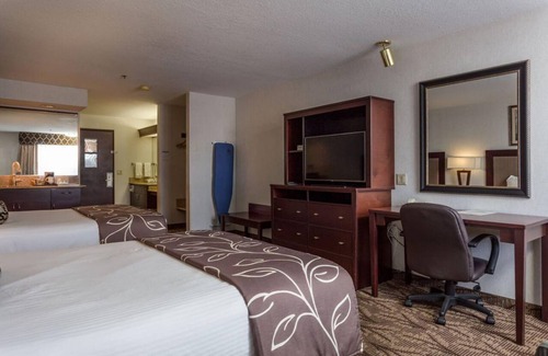 Idaho Falls Hotel | GREAT VIEW! IDAHO FALLS, 2 CHIC UNITS! POOL, SPA, JACUZZI!