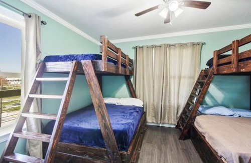 Delacroix Cabin | Great view of bayou-fishing lodge- sleeps 6. Fish cleaning station & BBQ pits.